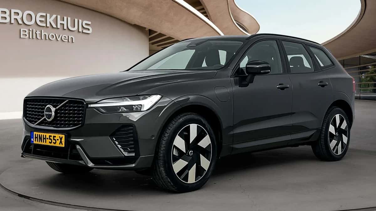 Volvo XC60 (2025) — foto 1