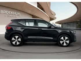 Volvo XC40 (2022) thumbnail 9