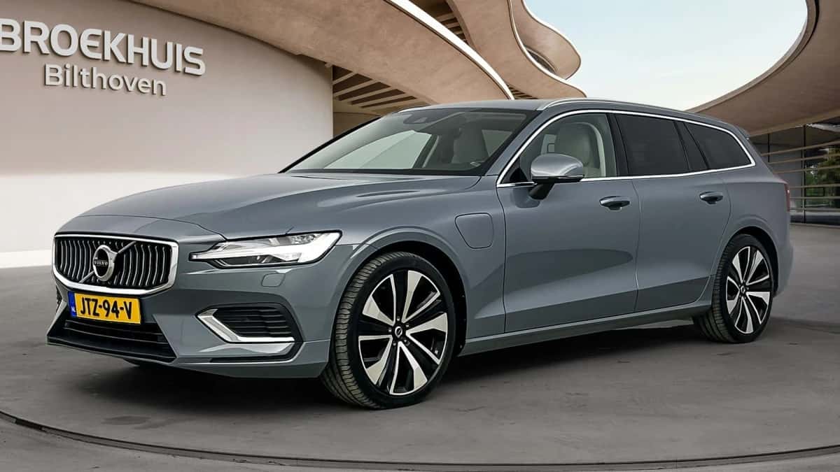 Volvo V60 (2022) — foto 1