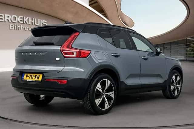 Volvo XC40 (2022) thumbnail 3