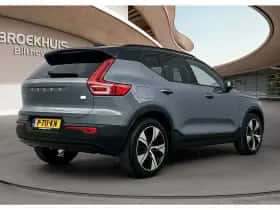 Volvo XC40 (2022) thumbnail 3