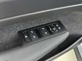 Volvo XC40 (2022) thumbnail 31
