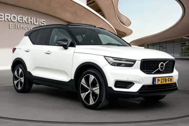 Volvo XC40 (2022) thumbnail 2