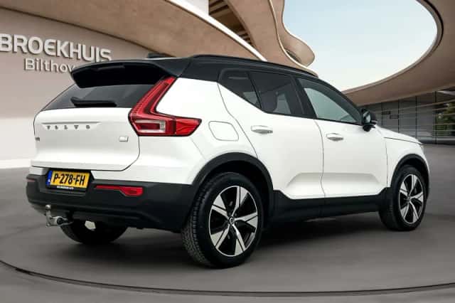 Volvo XC40 (2022) thumbnail 4