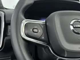 Volvo EX40 (2025) thumbnail 12