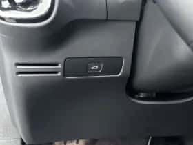 Volvo EX40 (2025) thumbnail 19