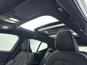 Volvo EX40 (2025) thumbnail 9