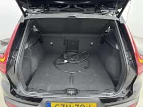 Volvo EX40 (2025) thumbnail 18