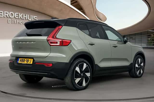 Volvo EX40 (2025) thumbnail 3