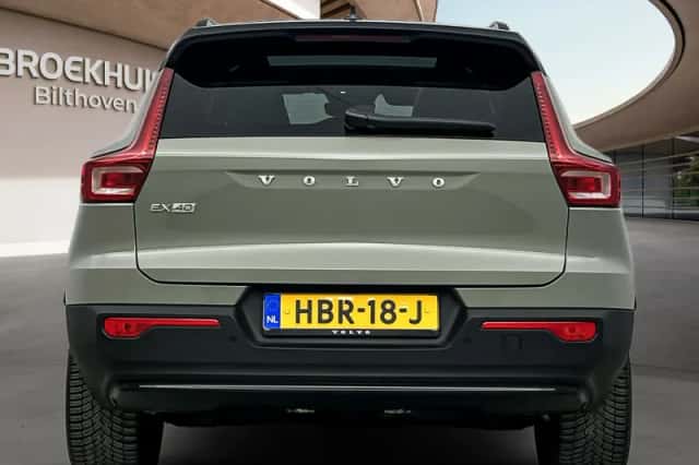 Volvo EX40 (2025) thumbnail 6
