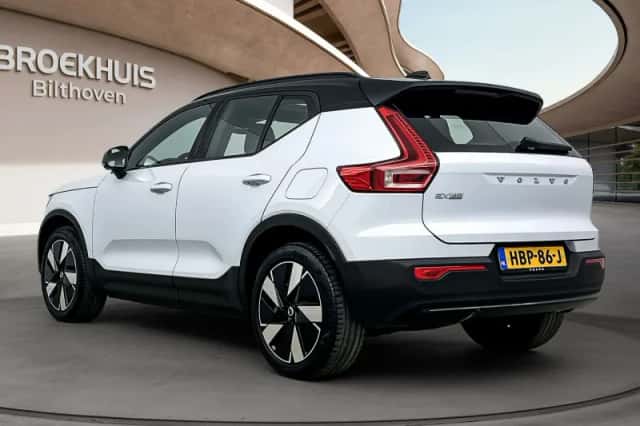 Volvo EX40 (2025) thumbnail 5