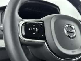 Volvo XC90 (2023) thumbnail 16