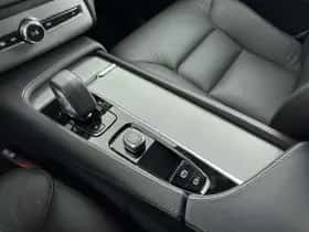 Volvo XC90 (2023) thumbnail 18