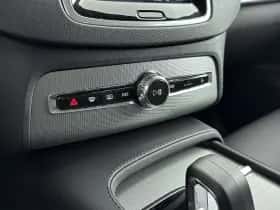 Volvo XC90 (2023) thumbnail 30