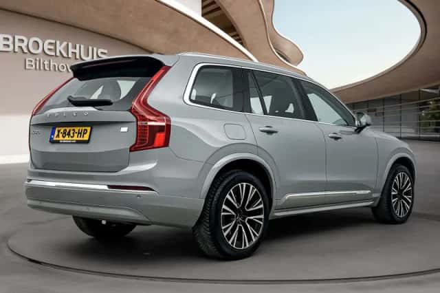 Volvo XC90 (2023) thumbnail 4
