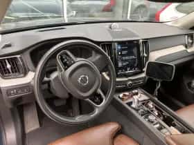 Volvo XC60 (2018) thumbnail 11