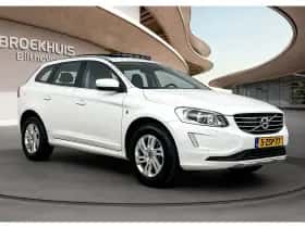 Volvo XC60 (2015) thumbnail 2