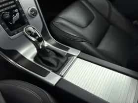 Volvo XC60 (2015) thumbnail 16