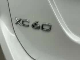 Volvo XC60 (2015) thumbnail 17