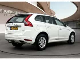 Volvo XC60 (2015) thumbnail 3