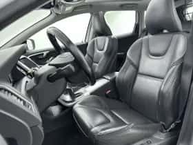 Volvo XC60 (2015) thumbnail 32