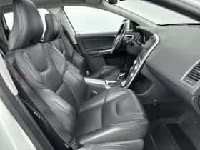 Volvo XC60 (2015) thumbnail 33
