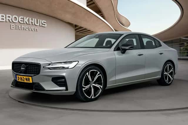 Volvo S60 (2024) thumbnail 1