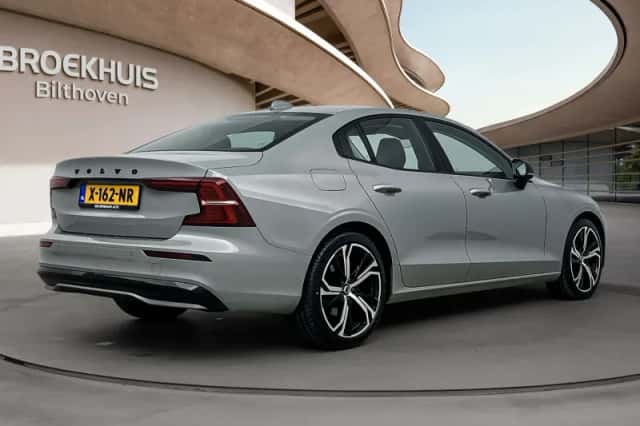 Volvo S60 (2024) thumbnail 3