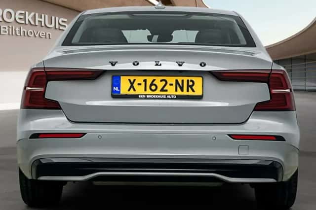 Volvo S60 (2024) thumbnail 6