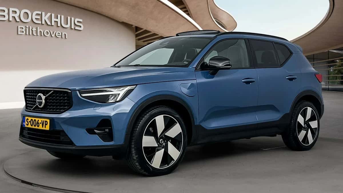 Volvo XC40 (2023) — foto 1