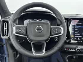 Volvo XC40 (2023) thumbnail 9