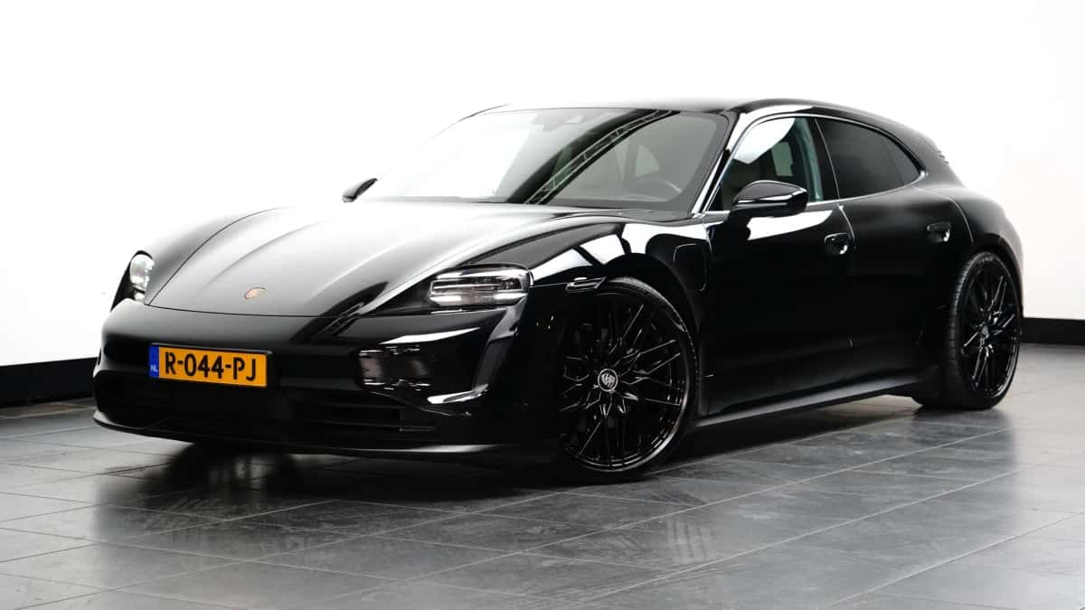 Porsche Taycan (2022) — foto 1