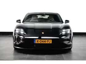 Porsche Taycan (2022) thumbnail 2