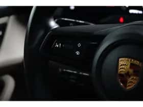 Porsche Taycan (2022) thumbnail 12