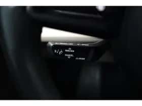 Porsche Taycan (2022) thumbnail 25