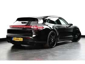 Porsche Taycan (2022) thumbnail 4