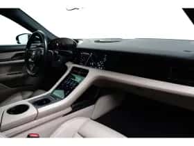 Porsche Taycan (2022) thumbnail 7