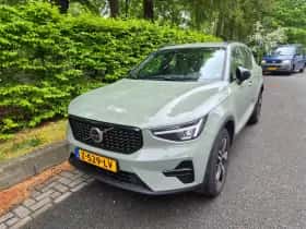 Volvo XC40 (2024) thumbnail 2