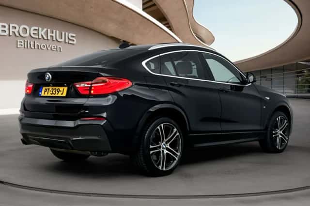 BMW X4 (2017) thumbnail 3