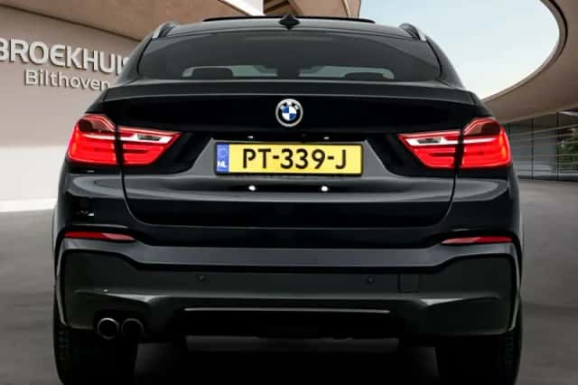 BMW X4 (2017) thumbnail 6