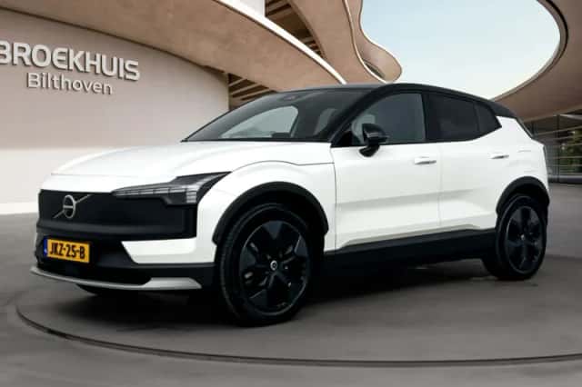 Volvo EX30 (2025) thumbnail 1
