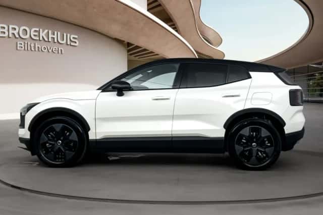 Volvo EX30 (2025) thumbnail 2