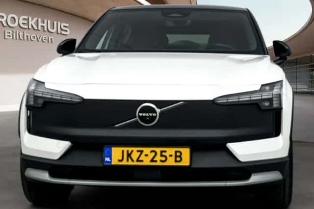 Volvo EX30 (2025) thumbnail 5