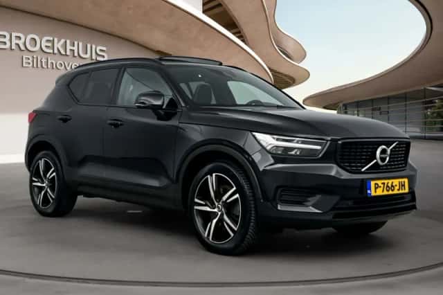 Volvo XC40 (2022) thumbnail 2