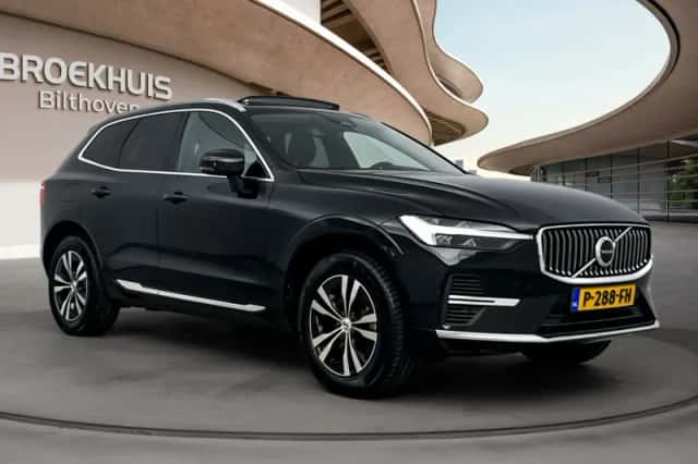 Volvo XC60 (2022) thumbnail 2