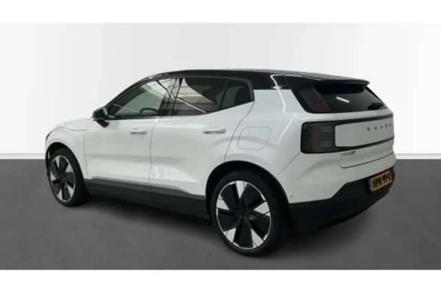 Volvo EX30 (2025) thumbnail 3