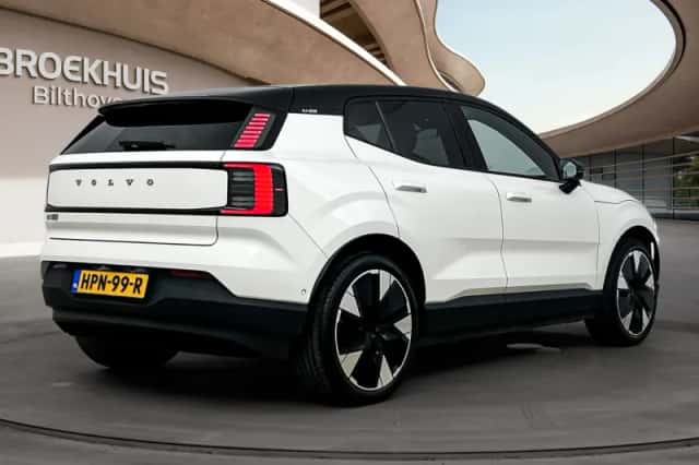 Volvo EX30 (2025) thumbnail 4