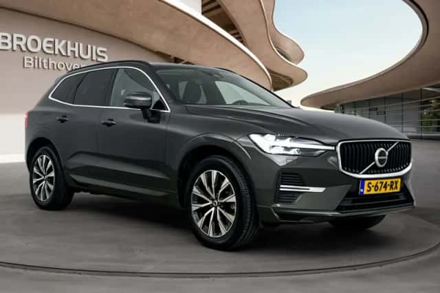 Volvo XC60 (2022) thumbnail 2