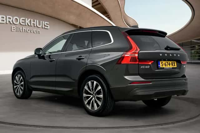 Volvo XC60 (2022) thumbnail 4