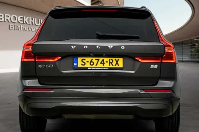 Volvo XC60 (2022) thumbnail 6
